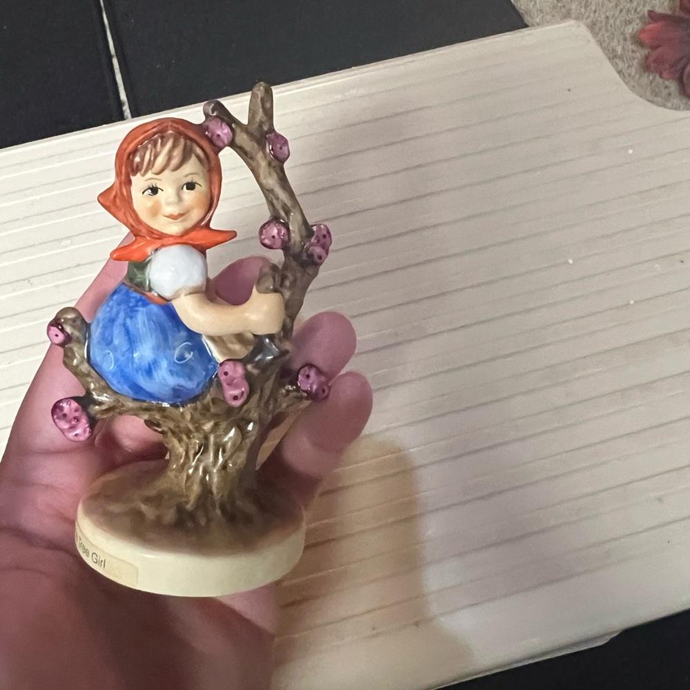 Vintage Hummel Figurine